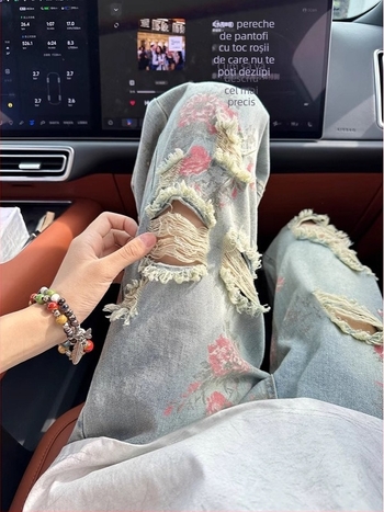 Blugi denim pentru bărbați, imprimeu floral și rupți, croială lejeră, drept