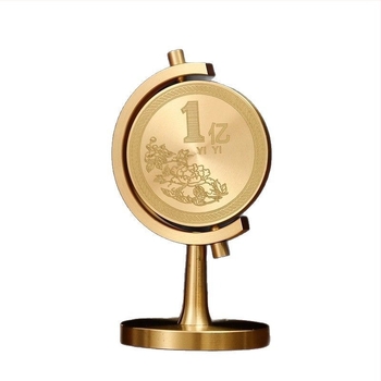 Ornament rotativ din alamă pentru mașină, birou și măsuță de cafea — design minimalist modern